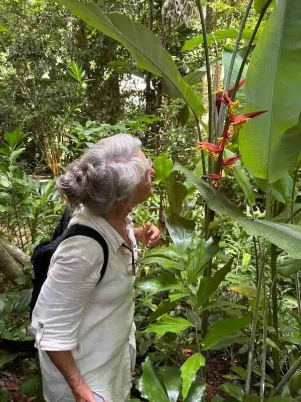 Carambola Gardens Hike: Nature and Exploration in Roatan