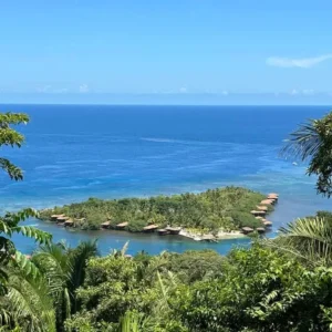 Carambola Gardens Hike: Nature and Exploration in Roatan