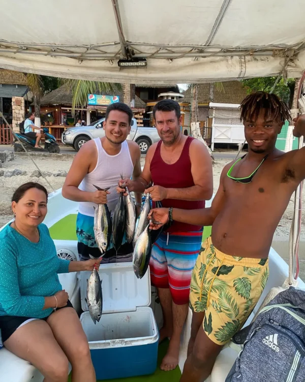 Deep Sea Fishing Adventure in Roatan - Excitement & Relaxation