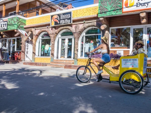 Bike Tour in West End: Explore Roatan