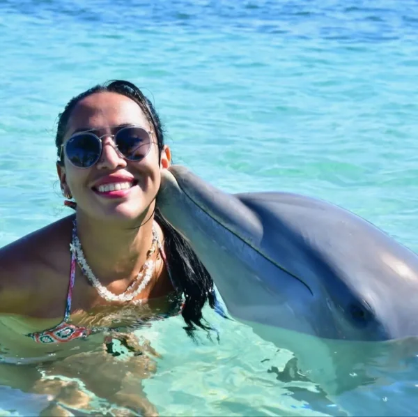 Interactive Dolphin Tours in Roatan - Meet and Swim